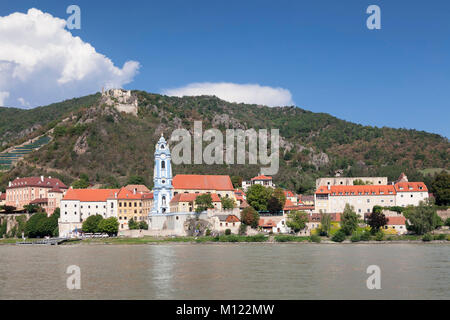 Vue sur le Danube à Dürnstein avec collégiale et ruine du château,Wachau,UNESCO sites du patrimoine culturel,Autriche Banque D'Images