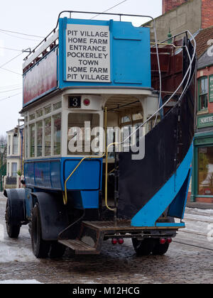 STANLEY, County Durham/UK - 20 janvier : vieux bus au nord de l'Angleterre Open Air Museum à Stanley, County Durham le 20 janvier, 2018 Banque D'Images