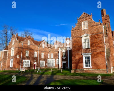 Christchurch mansion sur une journée d'hiver ensoleillée à Christchurch park, Ipswich, Suffolk. Janvier 2018. Banque D'Images