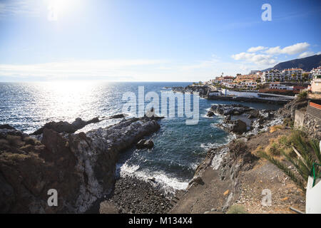 Vue aérienne de Puerto de Santiago port de mer et plage, Tenerife, Canaries, Espagne Banque D'Images