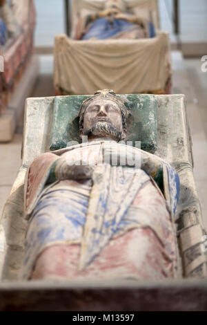 Tombe de Richard Coeur de Lion et d'Isabelle d'Angoulême dans l'abbaye de Fontevraud - Vallée de la Loire , France Banque D'Images