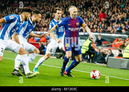 Barcelone, Espagne. 25 Jan, 2018. Le milieu de terrain du FC Barcelone Andres Iniesta (8) pendant le match entre le FC Barcelone v RCD Espanyol, le round de 8(2er jambe) de la coupe du roi, joué au Camp Nou, le 25 janvier 2018 à Barcelone, Espagne. Más Información Gtres Crédit : Comuniación sur ligne, S.L./Alamy Live News Banque D'Images