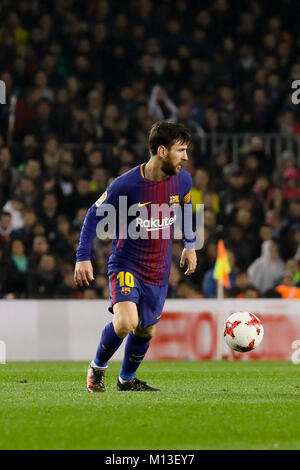 Camp Nou, Barcelona, Espagne. 25 janvier, 2018. Lionel Messi avec le ballon pendant les quarts de finale de la Copa del Rey de S.M. 17/18 sur le match entre le FC Barcelone et l'Espanyol au Camp Nou, Barcelona, Espagne. Photo : G. Loinaz/Alamy Live News Banque D'Images