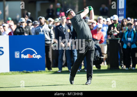 San Diego, USA. 25 Jan, 2018. Charlie Hoffman le 1er tee lors de l'ouverture d'année sur Parcours Sud des agriculteurs ouverts au parcours de golf de Torrey Pines à San Diego, CA, le 25 janvier 2018. Jevone Moore : csm Crédit/Alamy Live News Banque D'Images