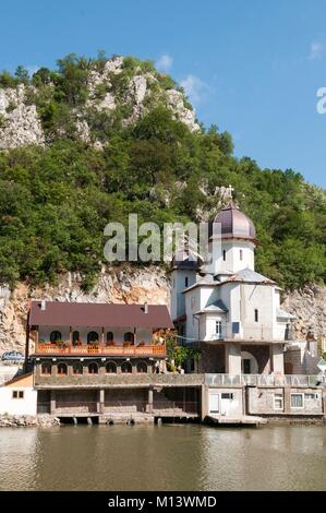 Roumanie, Dubova, Danube, Portes de Fer, Mraconia Monastery Banque D'Images