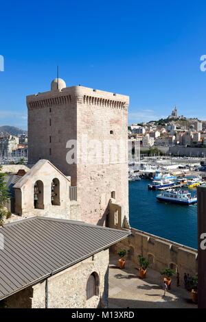 France, Bouches du Rhône, Marseille, le Fort Saint Jean à l'entrée du Vieux Port, l'abbaye de Saint Victor et Notre Dame de la Garde en arrière-plan Banque D'Images