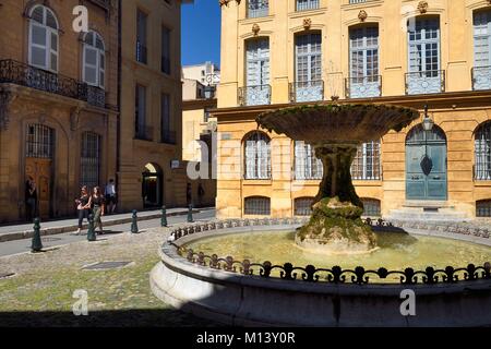 France, Bouches du Rhone, Aix en Provence, fontaine d'Albertas place Banque D'Images