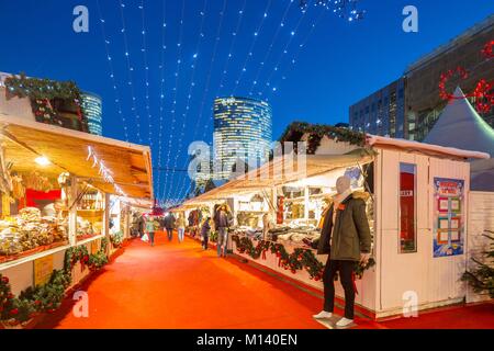 France, Hauts de Seine, la Défense, le marché de Noël Banque D'Images