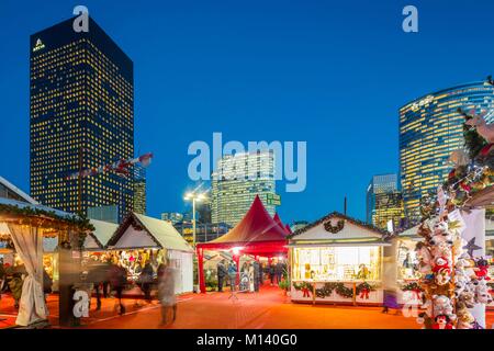 France, Hauts de Seine, la Défense, le marché de Noël Banque D'Images