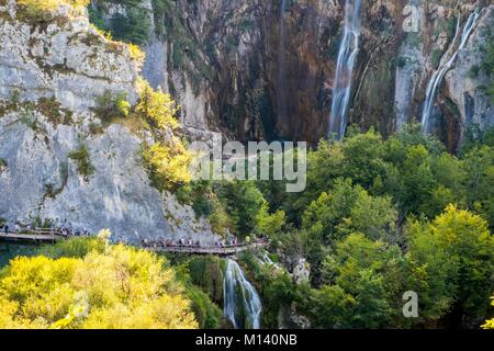 La Croatie, Dalmatie du Nord, le parc national des Lacs de Plitvice classé au Patrimoine Mondial de l'UNESCO, Lower Lakes