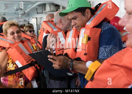 France, Polynésie Française, îles de la société, Tahiti, Papeete, croisière à bord de l'Aranui 5 exercice d'évacuation, Banque D'Images