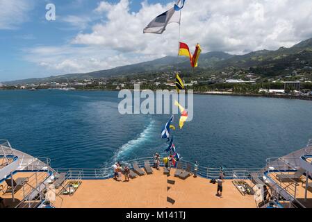 France, Polynésie Française, îles de la société, Tahiti, Papeete, croisière à bord de l'Aranui 5, départ de Papeete Banque D'Images