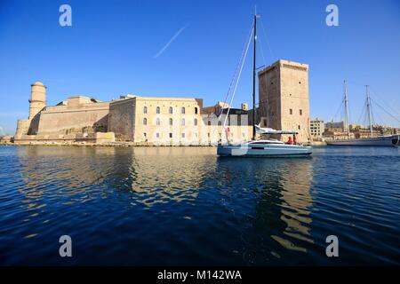 France, Bouches du Rhône, Marseille, zone Euroméditerranée, Fort Saint Jean (XVIIe) classé Monument Historique, Louis Braquier, promenade, l'entrée au Vieux Port Banque D'Images