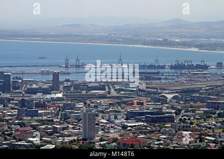 Vue de la ville du Cap à partir de la Table Mountain, Western Cape, Afrique du Sud. Banque D'Images