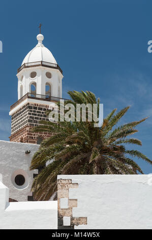 Clocher de l'église Nuestra Señora de Guadalupe, Teguise, Lanzarote, Province de Las Palmas dans les îles Canaries, Espagne Banque D'Images