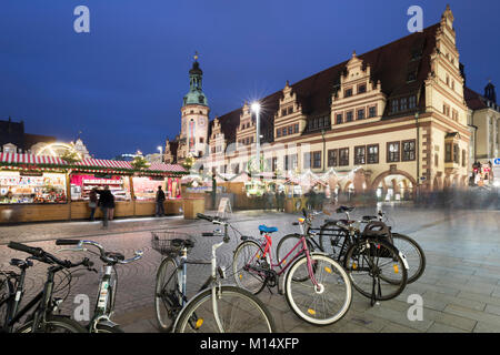 Marché de Noël de la Place du marché et l'Ancien hôtel de ville musée de l'histoire de la ville, Marktplatz, Leipzig, Saxe, Allemagne, Europe Banque D'Images