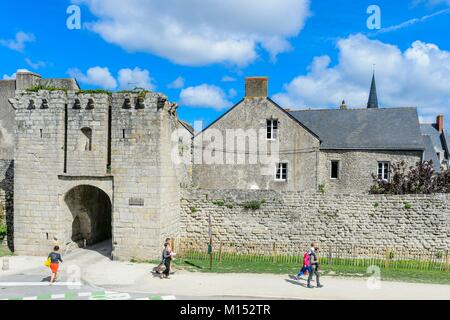 France, Loire Atlantique, Guérande, cité médiévale, les remparts de Guérande sont des fortifications qui entourent la ville médiévale percé de quatre portes au 4 points cardinaux comme Saille gate Banque D'Images