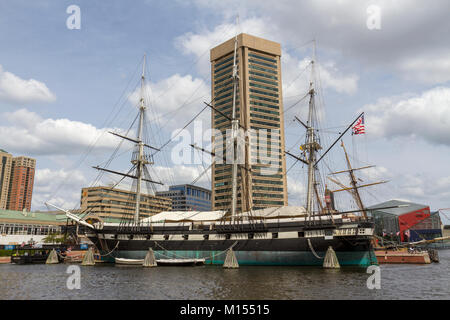 L'USS Constellation, une corvette de guerre amarré dans le port intérieur de Baltimore, Maryland, United States. Banque D'Images