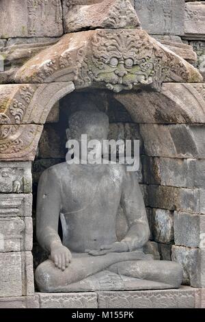 Détail de l'allégement sculpté au temple de Borobudur à Yogyakarta, Java, Indonésie.. Banque D'Images