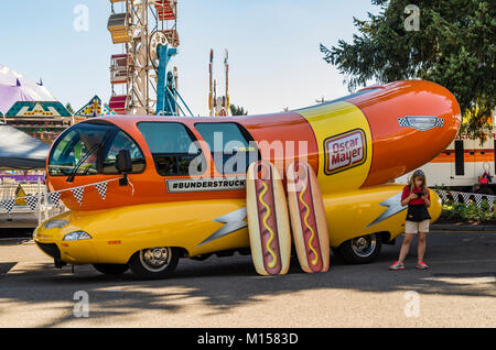 L'Oscar Mayer Wienermobile exposée au 2013 Clackamas Comté juste. Canby, Oregon, USA Banque D'Images