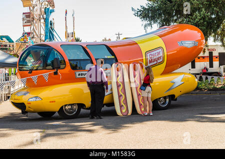 L'Oscar Mayer Wienermobile exposée au 2013 Clackamas Comté juste. Canby, Oregon, USA Banque D'Images