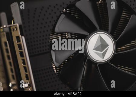 L'exploitation minière à l'aide d'Ethereum Cryptocurrency Cartes graphiques Banque D'Images