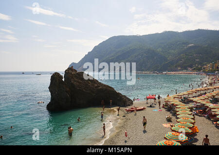 Monterosso al Mare, Italie - 9 juillet 2016 : Monterosso al Mare Beach Banque D'Images