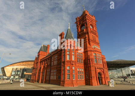 Le Pier Head et Senedd bâtiments, partie de l'Assemblée galloise, le Parlement, la baie de Cardiff, Cardiff, Pays de Galles, Royaume-Uni. Banque D'Images