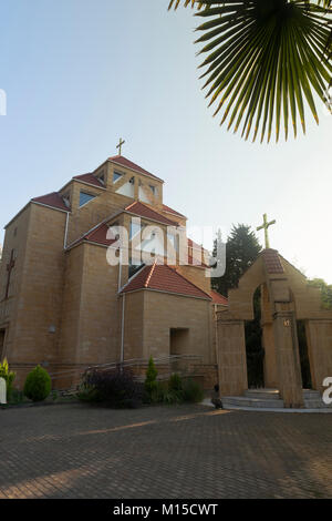 Cathédrale de Saint Sarkis au lever du soleil dans la station balnéaire de Sotchi, l'établissement Adler, région de Krasnodar, Russie Banque D'Images