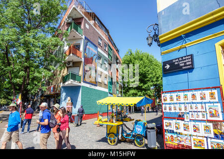 Buenos Aires Argentina,Caminito Barrio de la Boca,musée de rue,quartier d'immigrants,bâtiments peints de couleurs vives,vendeur vendeurs vendre vendre,s Banque D'Images