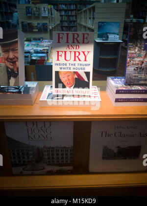 Fire and Fury livre par Michael Wolff à vendre à Hong Kong bookshop Banque D'Images