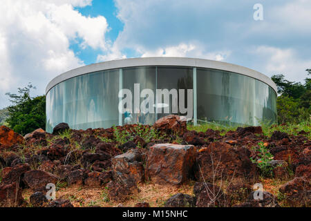 Brumadinho, Brésil - Dec 27, 2017 : Sonic Pavilion par Doug Aitken à Inhotim Institute, Minas Gerais, Brésil Banque D'Images