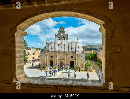 Vue panoramique sur le clocher de l'église du monastère nef deux Moni Arkadi,église orthodoxe grecque Banque D'Images