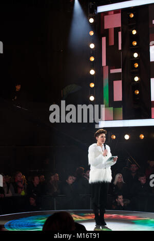 Manchester, England, UK 26 janvier 2018. Emma Willis héberge le Celebrity Big Brother live expulsion triple à Elstree Studios. Crédit : Laura De Meo / Alamy Live News Banque D'Images