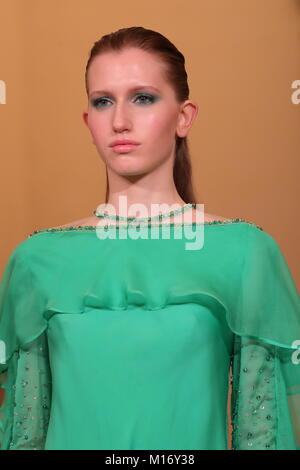 Rome, Italie. 26 janvier, 2018. Renato Balestra Défilé haute couture nouvelle collection printemps été 2018 à Brancaccio Palace à Rome Crédit : Massimo danza/Alamy Live News Banque D'Images