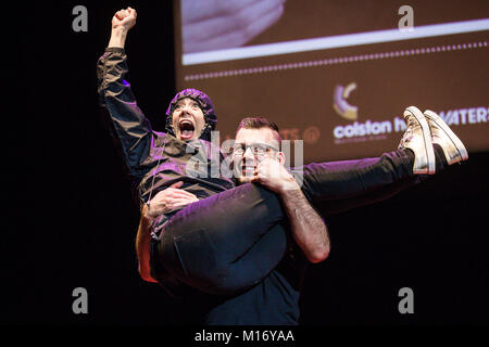 Bristol, Royaume-Uni. 27 janvier, 2018. Le Kagools effectuer au Bristol Festival comédie burlesque muet Gala 2018 à la Colston Hall Crédit : David Betteridge/Alamy Live News Banque D'Images