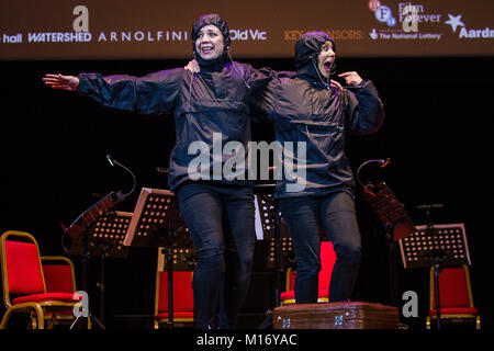 Bristol, Royaume-Uni. 27 janvier, 2018. Le Kagools effectuer au Bristol Festival comédie burlesque muet Gala 2018 à la Colston Hall Crédit : David Betteridge/Alamy Live News Banque D'Images