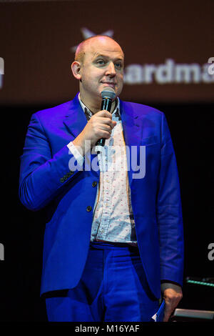 Bristol, Royaume-Uni. 27 janvier, 2018. Tim Vine hôte du festival de comédie burlesque Bristol silencieux Gala 2018 sur la scène du Colston Hall Crédit : David Betteridge/Alamy Live News Banque D'Images