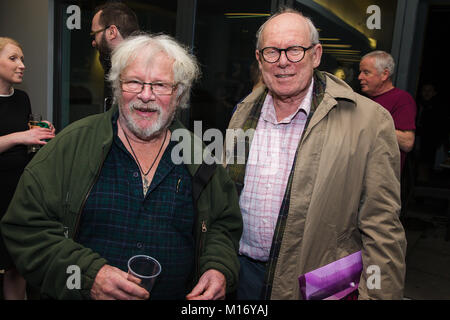 Bristol, Royaume-Uni. 27 janvier, 2018. Goodies Bill Oddie et Graeme Garden assister au festival de comédie burlesque Bristol silencieux Gala 2018 à la Colston Hall Crédit : David Betteridge/Alamy Live News Banque D'Images