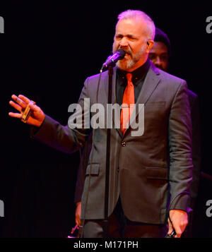 Ann Abor, Michigan, USA. 26 janvier, 2018. JJ et gris Mofro effectue au cours de l'Ann Arbor Folk Festival à Hill Auditorium à Ann Abor, au Michigan. Ricky Bassman/CSM/Alamy Live News Banque D'Images