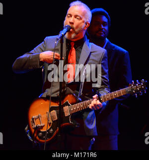 Ann Abor, Michigan, USA. 26 janvier, 2018. JJ et gris Mofro effectue au cours de l'Ann Arbor Folk Festival à Hill Auditorium à Ann Abor, au Michigan. Ricky Bassman/CSM/Alamy Live News Banque D'Images