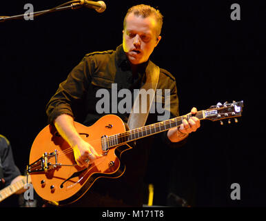 Ann Abor, Michigan, USA. 26 janvier, 2018. Jason Isbell effectue au cours de l'Ann Arbor Folk Festival à Hill Auditorium à Ann Abor, au Michigan. Ricky Bassman/CSM/Alamy Live News Banque D'Images