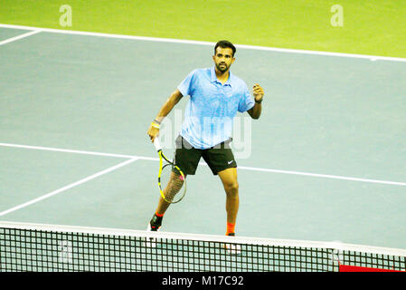 Pune, Inde. 2e janvier 2018. Arjun Kadhe de l'Inde, dans l'action dans le premier tour de l'Open de Tennis de Tata Maharashtra. Banque D'Images