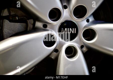Jante aluminium avec logo Mini Banque D'Images