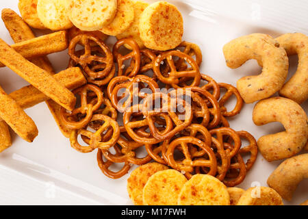 Snack pour la bière. Différents types de craquelins . Banque D'Images