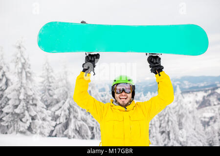 Portrait en extérieur snowboarder Banque D'Images