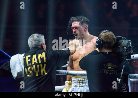 Riga, Lettonie. 28 janvier 2018. Super Série mondiale de boxe combat de demi-finale entre Mairis Briedis et Oleksandr Usyk. Crédit : Arena Gints Ivuskans/Alamy Live News Banque D'Images