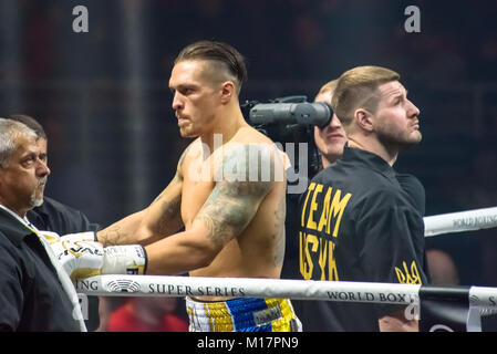 Riga, Lettonie. 28 janvier 2018. Super Série mondiale de boxe combat de demi-finale entre Mairis Briedis et Oleksandr Usyk. Crédit : Arena Gints Ivuskans/Alamy Live News Banque D'Images