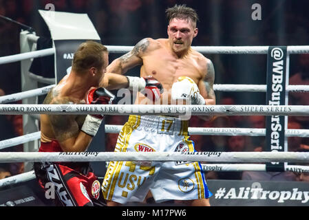 Riga, Lettonie. 28 janvier 2018. Super Série mondiale de boxe combat de demi-finale entre Mairis Briedis et Oleksandr Usyk. Crédit : Arena Gints Ivuskans/Alamy Live News Banque D'Images