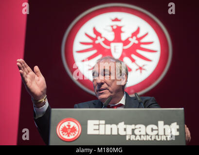 Frankfurt am Main, Allemagne. 28 janvier, 2018. Peter Fischer, président de l'Eintracht Frankfurt e.V. est titulaire d'un discours lors de l'Assemblée Générale à Frankfurt am Main, Allemagne, 28 janvier 2018. Crédit : Frank Rumpenhorst/dpa/Alamy Live News Banque D'Images